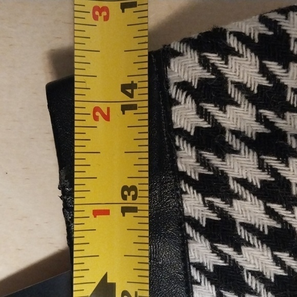 3/$25 Forever 21 Skirt, Size Medium black and white - Picture 12 of 15